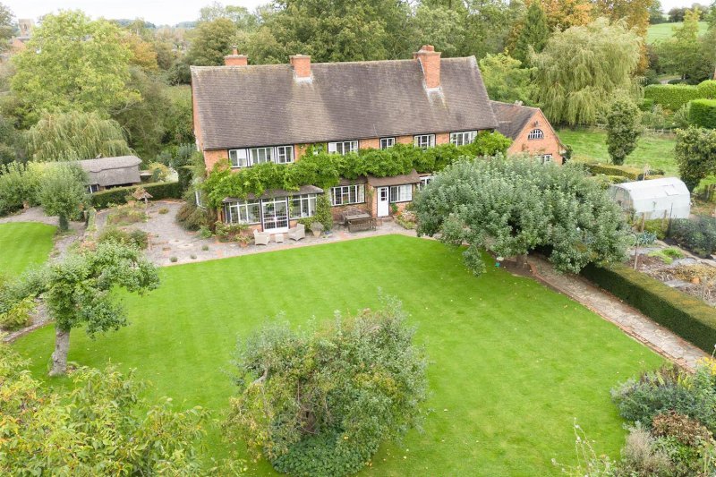 5 bedroom property for sale in Carlton Lane, Burton Overy