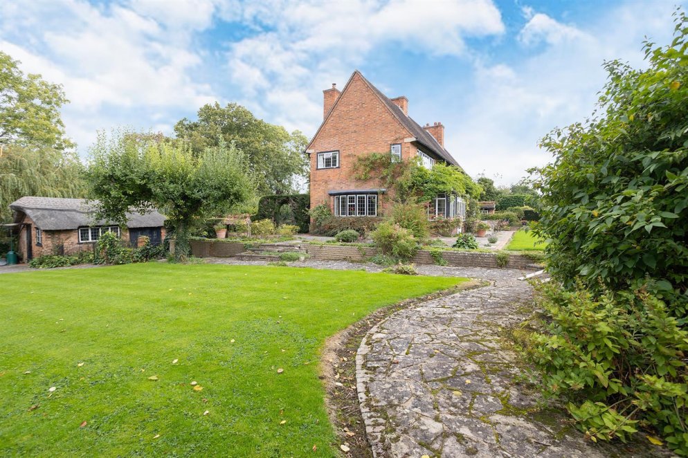 5 bedroom property for sale in Carlton Lane, Burton Overy