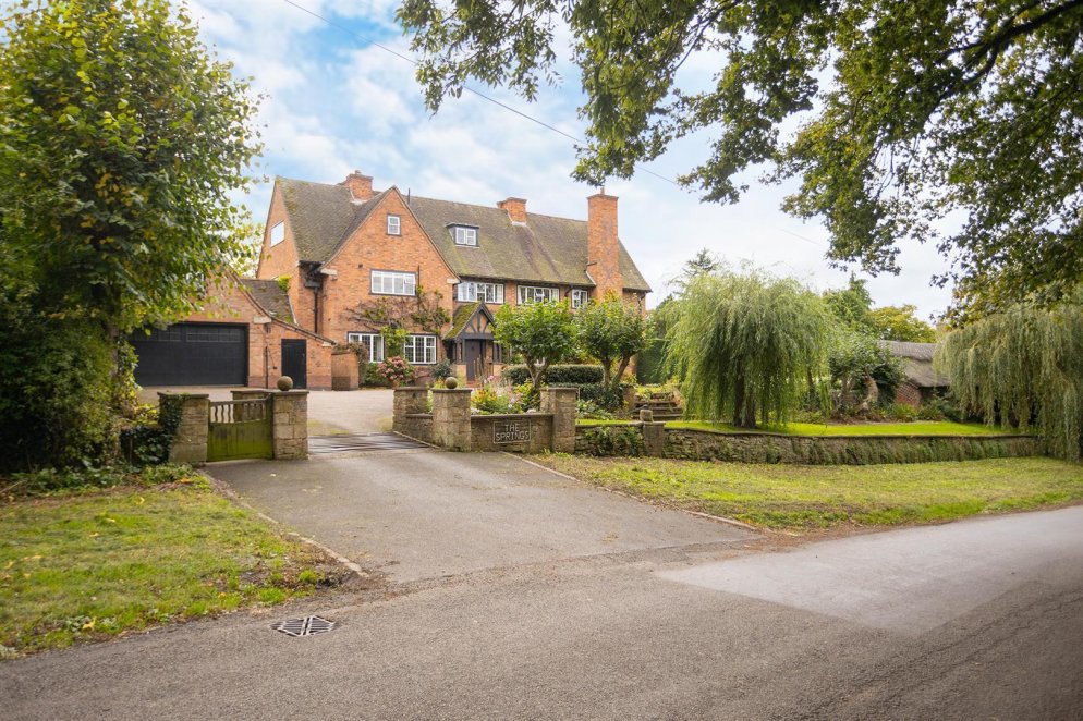 5 bedroom property for sale in Carlton Lane, Burton Overy
