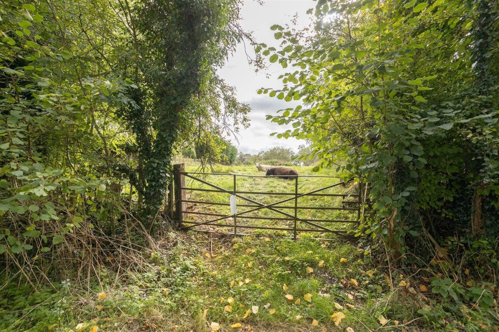 5 bedroom property for sale in Carlton Lane, Burton Overy