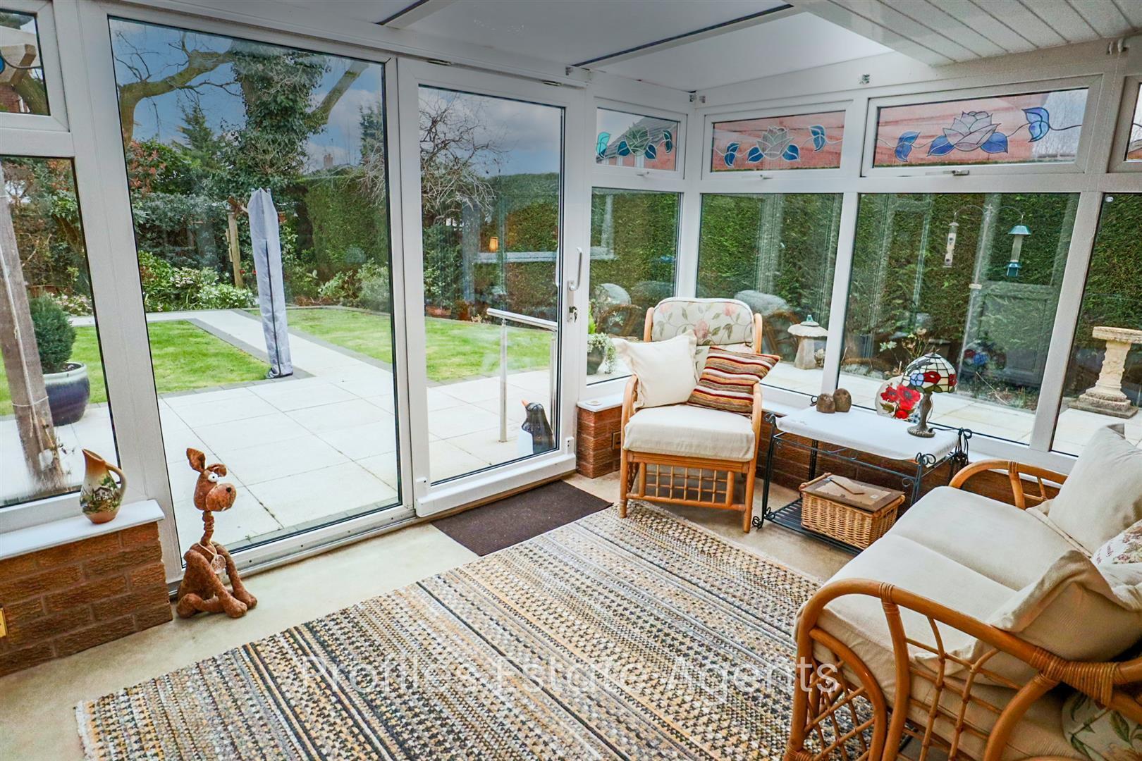 Lawton Close, Hinckley Image 10