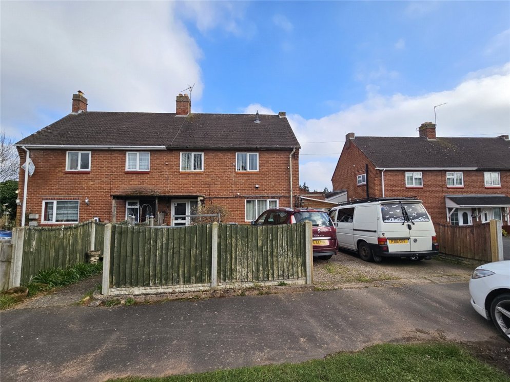 3 bedroom property for sale in Kinver Avenue, Kidderminster
