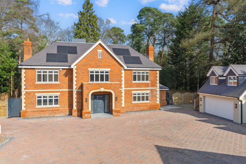 7 bedroom property for sale in Windsor Road, Gerrards Cross, SL9 £