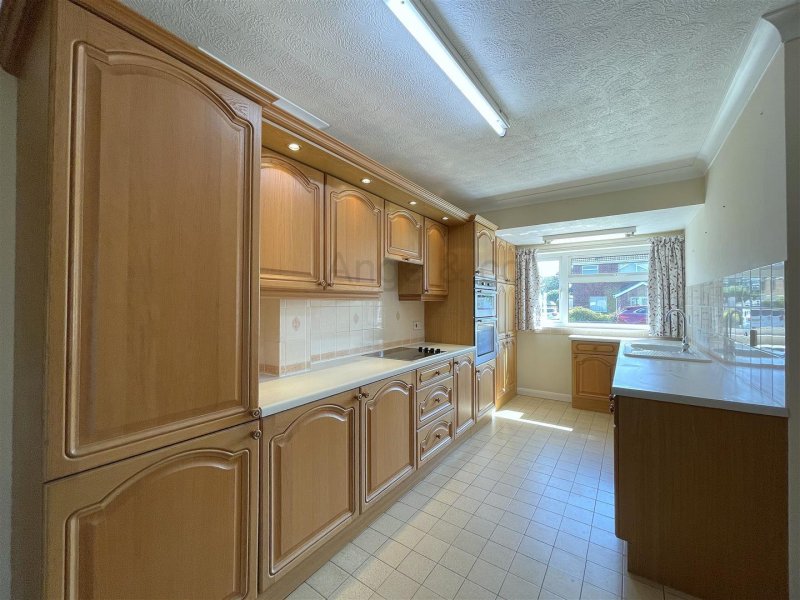 4 bedroom property for sale in Walk, Lowestoft Offers in