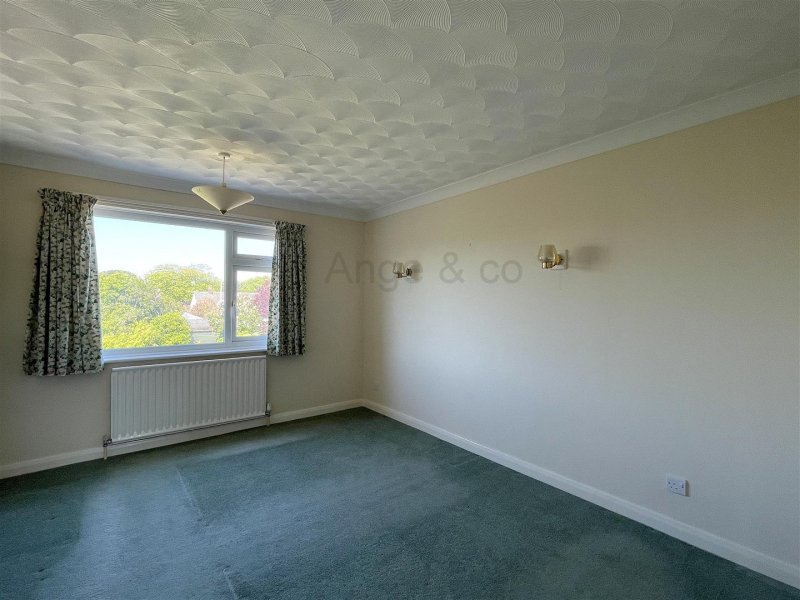 4 bedroom property for sale in Walk, Lowestoft Offers in