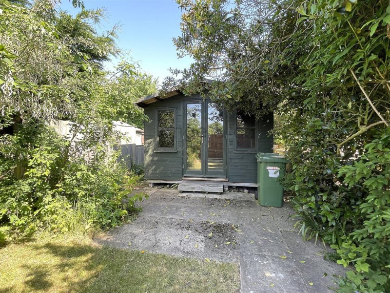 4 bedroom property for sale in Walk, Lowestoft Offers in