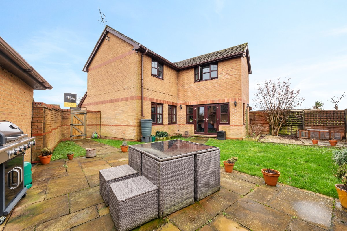 4 bedroom property for sale in Hardy Close, Horley, Surrey, RH6