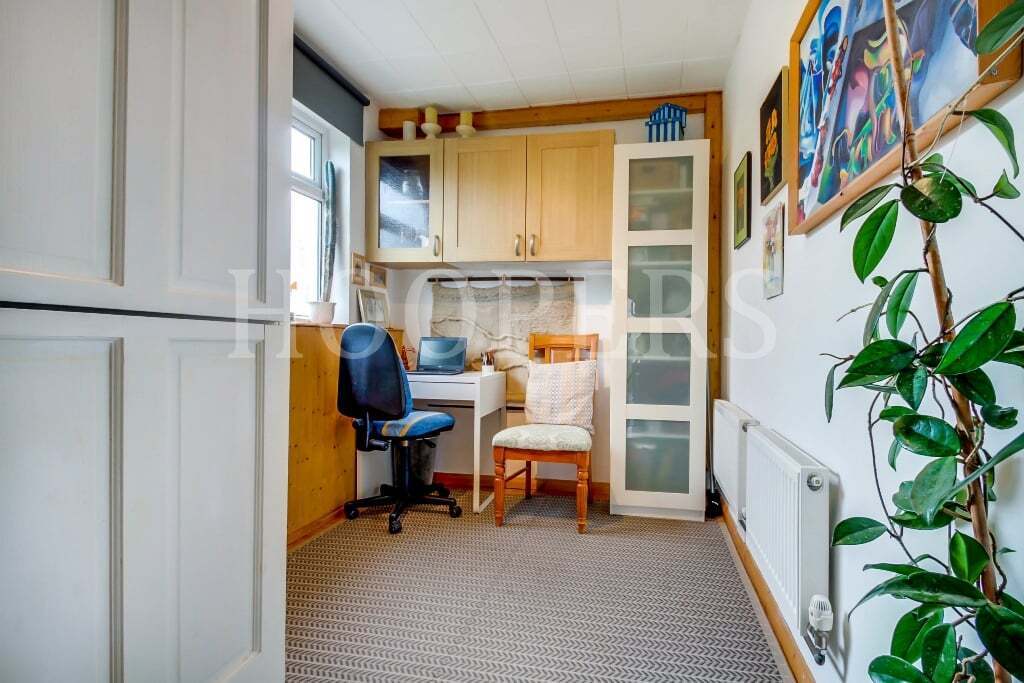 3 bedroom property for sale in Crest Road, London, NW2 Offers in the