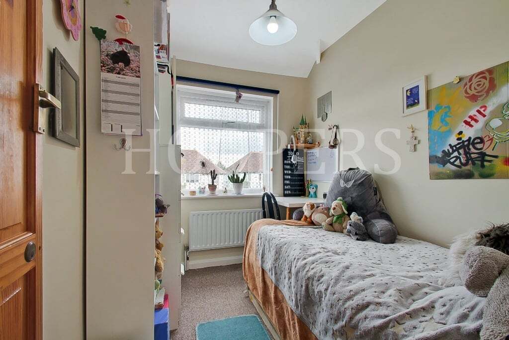 3 bedroom property for sale in Crest Road, London, NW2 Offers in the