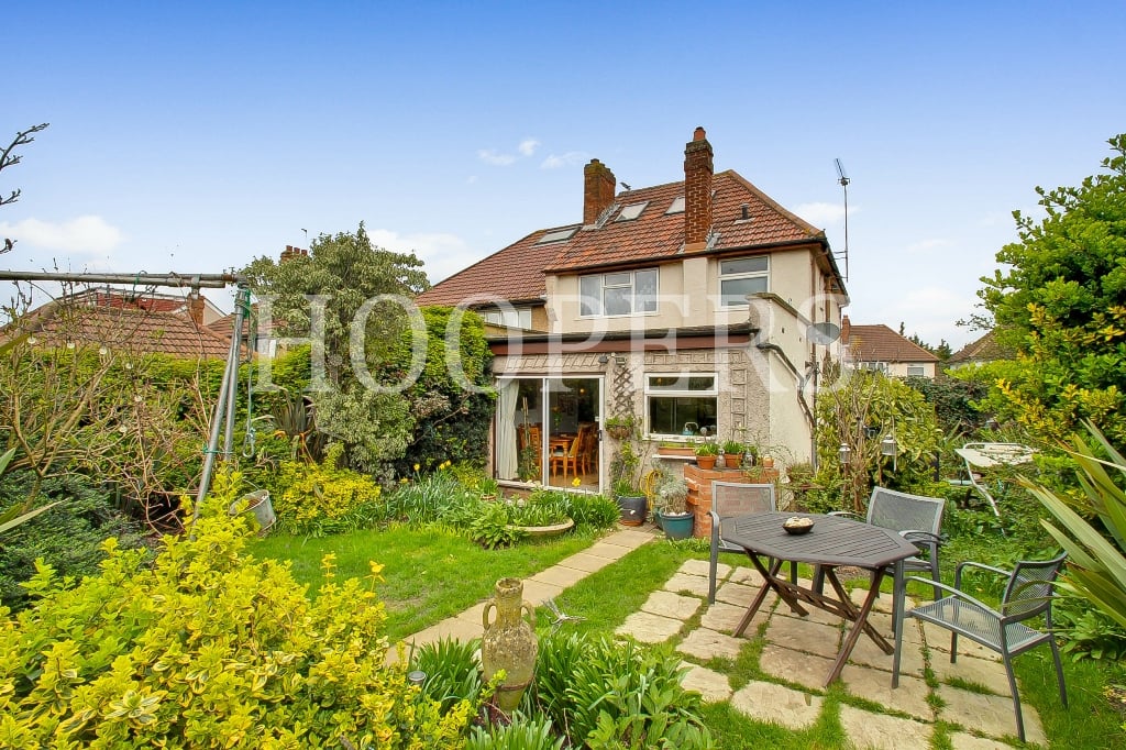 3 bedroom property for sale in Crest Road, London, NW2 Offers in the
