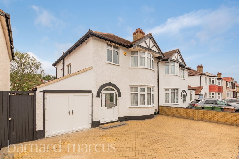 Demesne Road, WALLINGTON 4 bedroom house Barnard Marcus