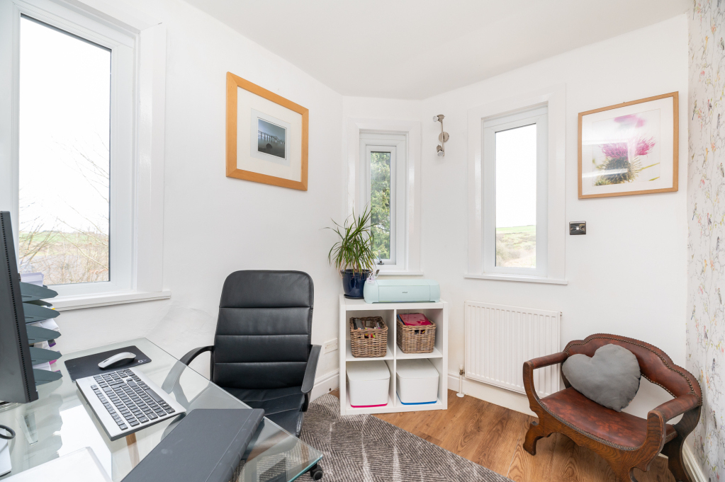 5 bedroom property for sale in Station Road, Denholme, Bradford, BD13