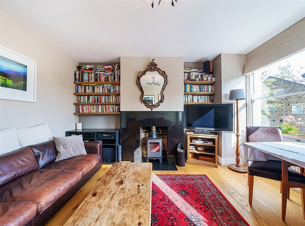 2 bedroom property for sale in Tennyson Road, London NW6 £800,000