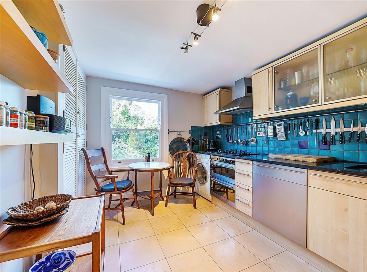 2 bedroom property for sale in Tennyson Road, London NW6 £800,000
