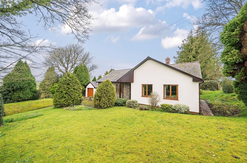 3 bedroom property for sale in Dolau, Llandrindod Wells, Powys, LD1