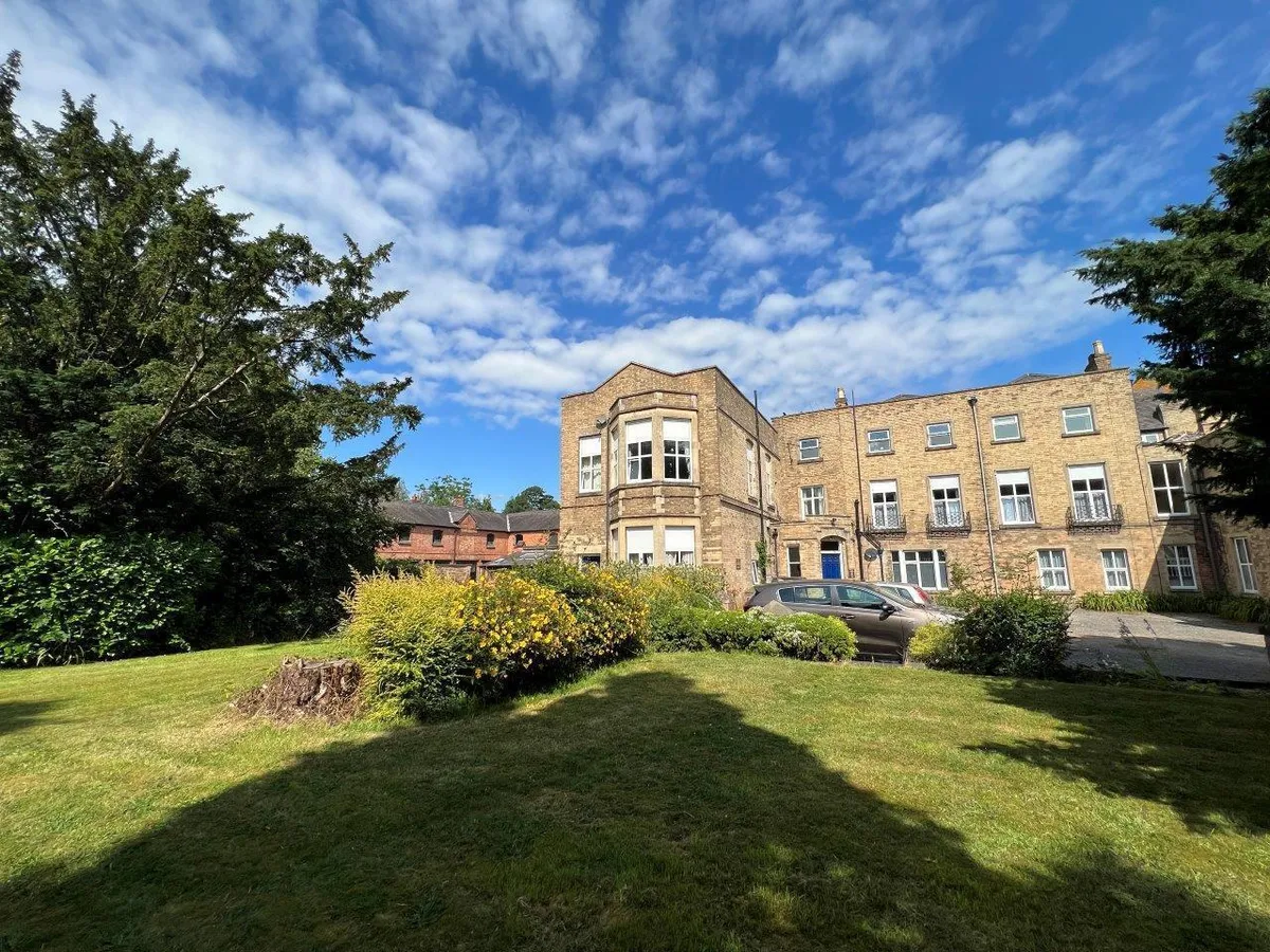 KIRBY HALL, MAIN ROAD, KIRBY BELLARS