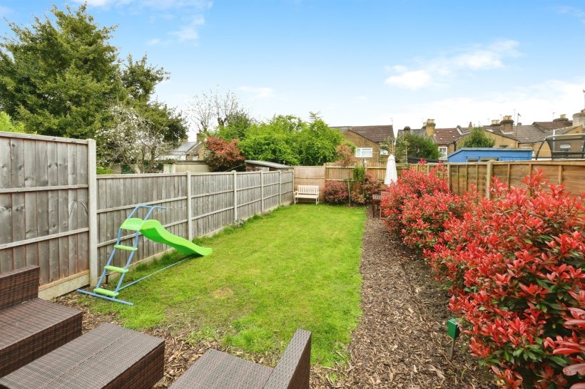 Estcourt Road, Watford 4 bedroom terraced house Brown & Merry