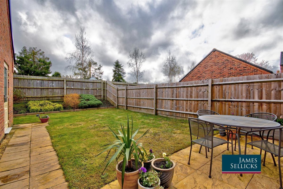 3 bedroom property for sale in Northfield Avenue, Great Bowden, Market