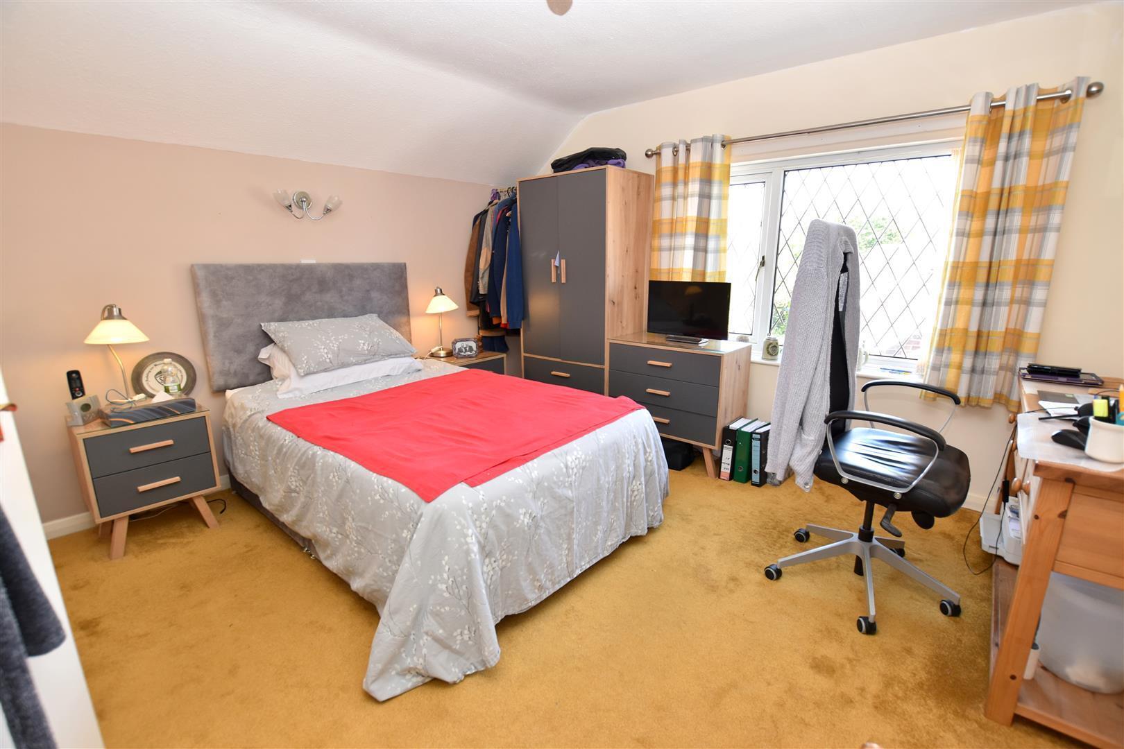 2 bedroom property for sale in Ranby Drive, Hornsea £195,000