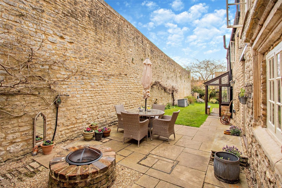 4 bedroom property for sale in Stoke Hill, Oundle, Peterborough, PE8 £750,000