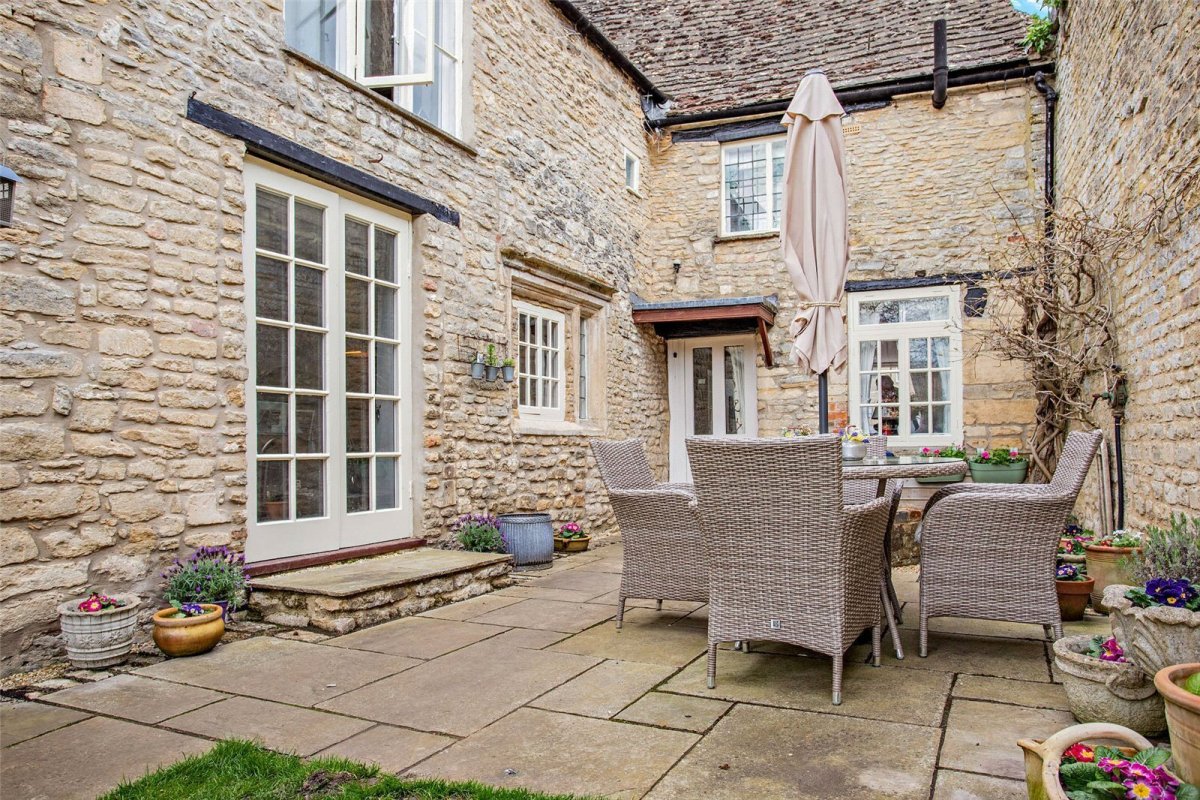 4 bedroom property for sale in Stoke Hill, Oundle, Peterborough, PE8 £750,000