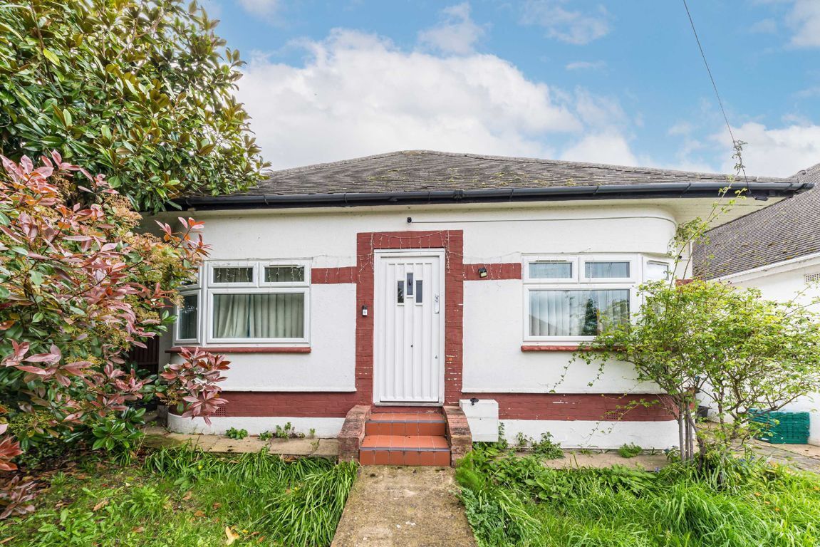 Snellers 2 bedroom property for sale in Gladstone Avenue, Twickenham