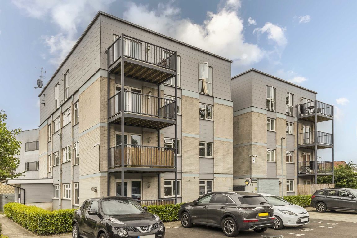 Jacksons 2 bedroom property for sale in Limerick Close, Balham £500,000