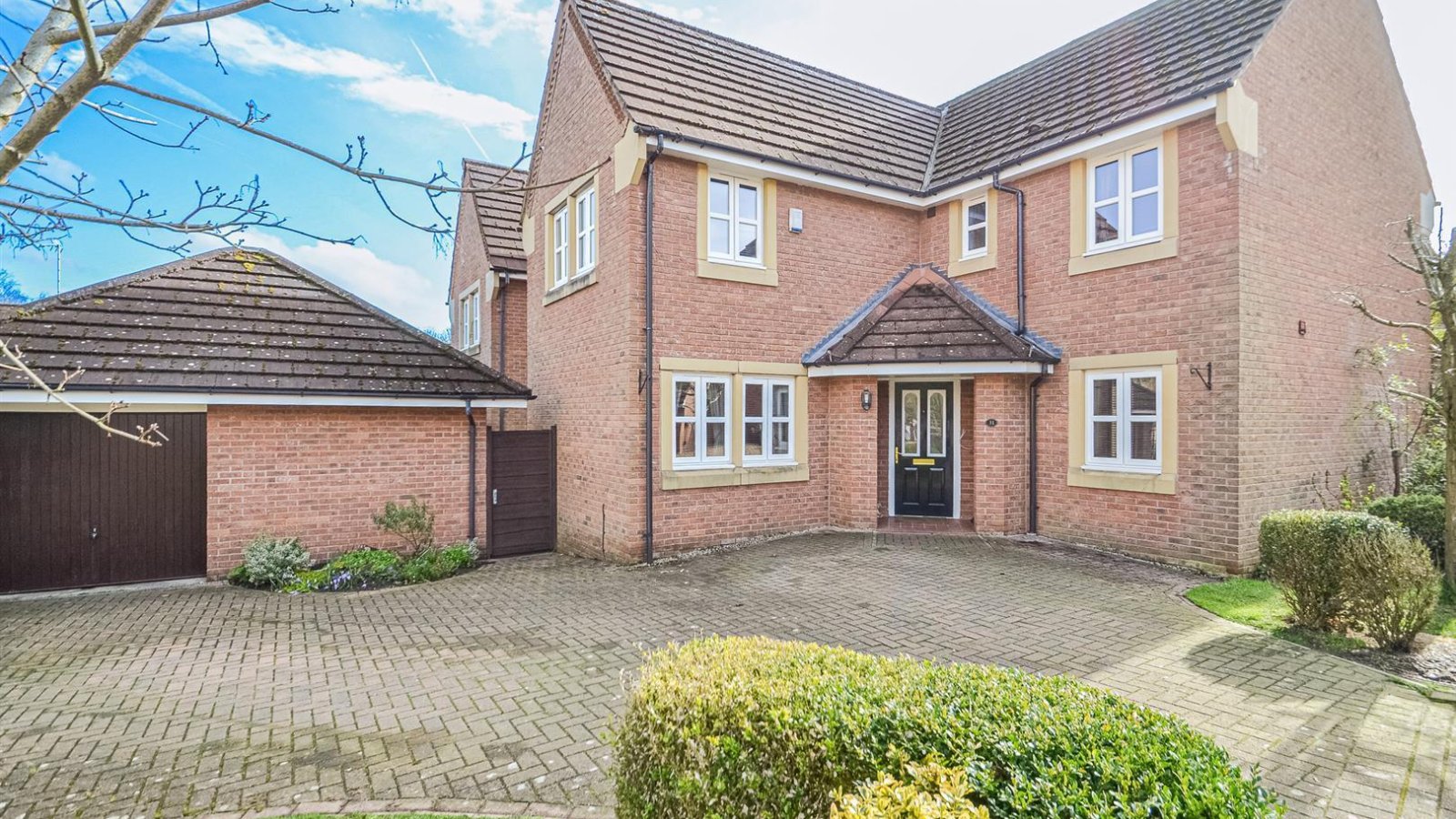 4 bedroom property for sale in Holford Moss, Sandymoor, Runcorn £415,000