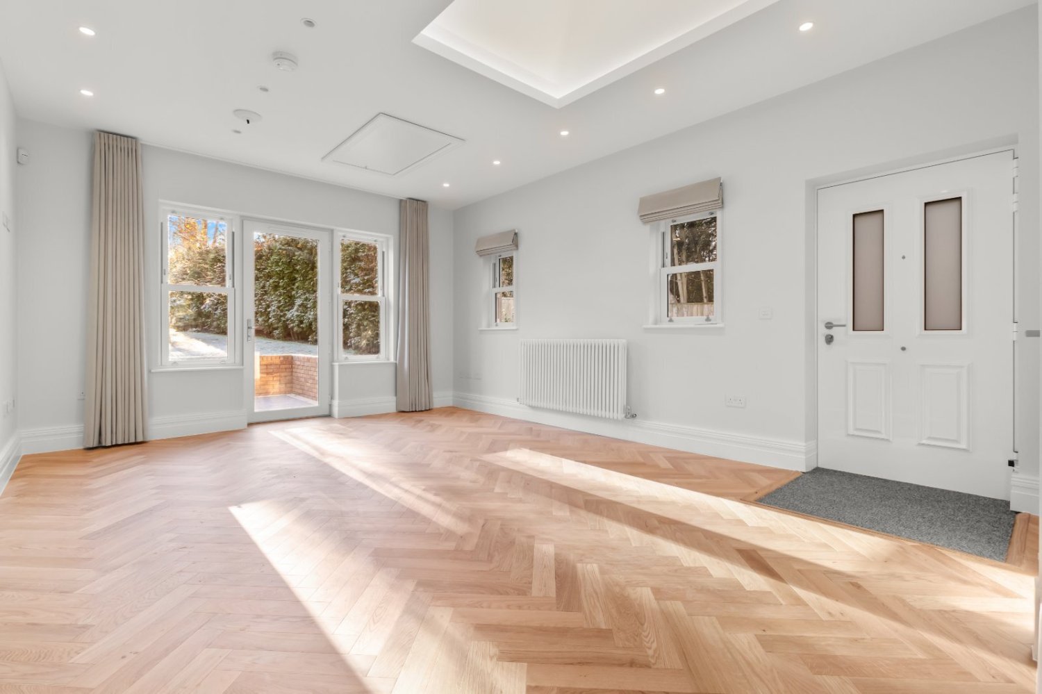 JacksonStops 6 bedroom property for sale in Bradgate Road