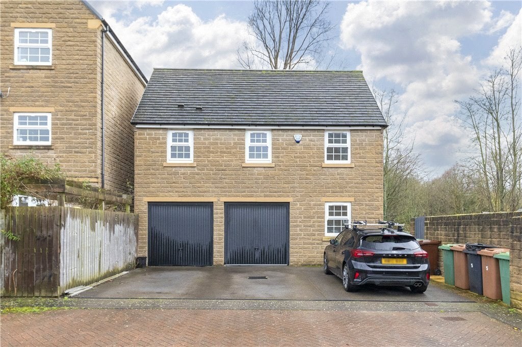 2 bedroom property for sale in Riverside Walk, Otley, West Yorkshire