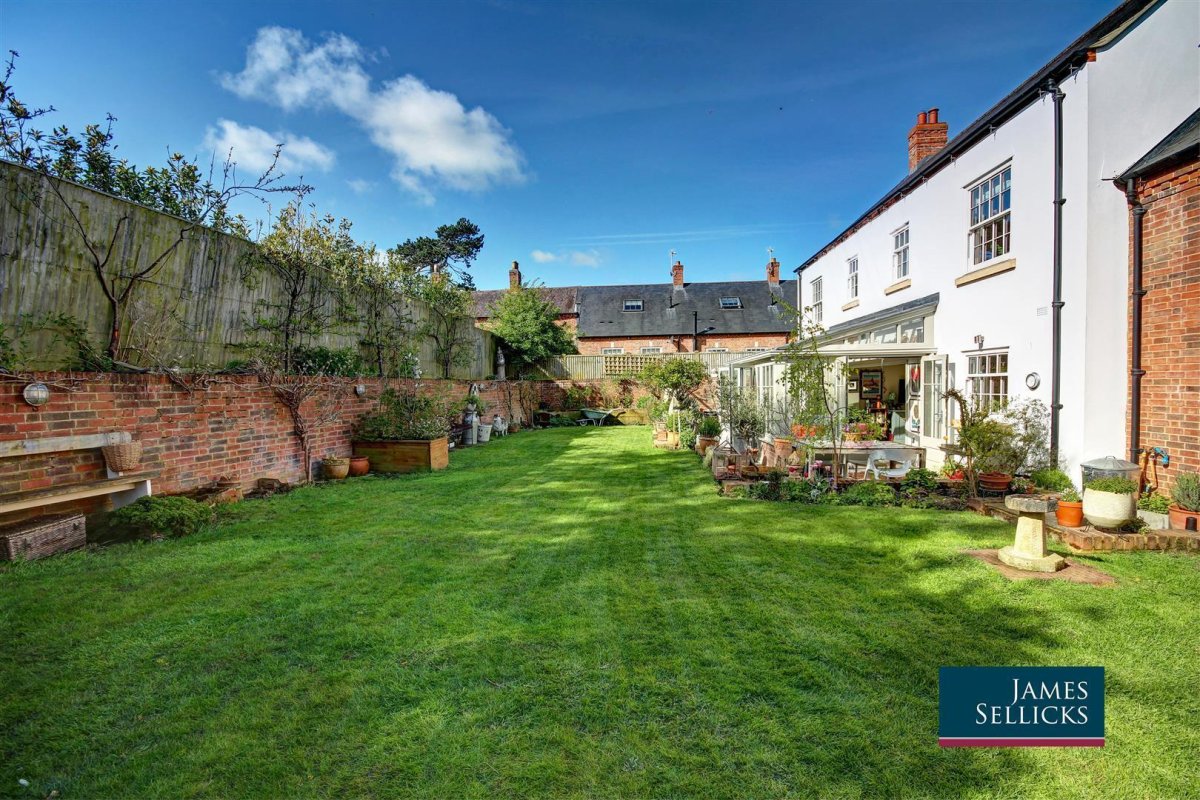 5 bedroom property for sale in Longhorn Lodge, Tur Langton