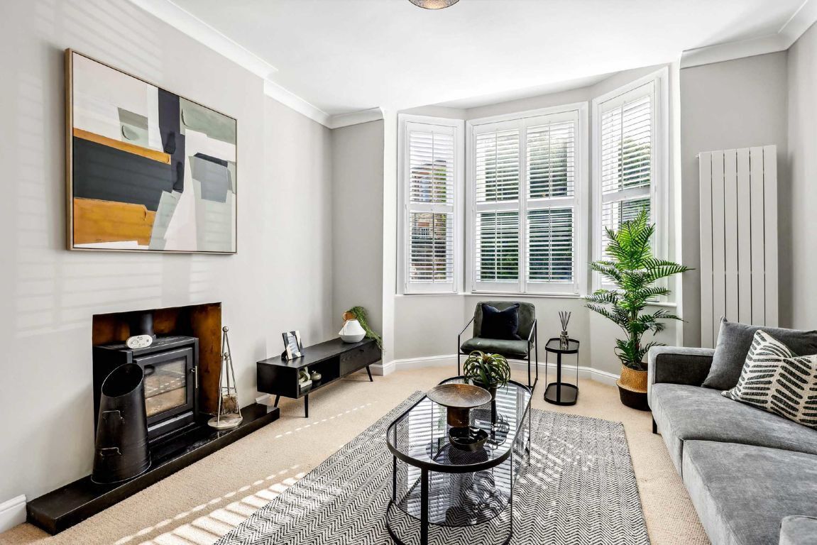 Jacksons 1 bedroom property for sale in Byrne Road, Balham £475,000