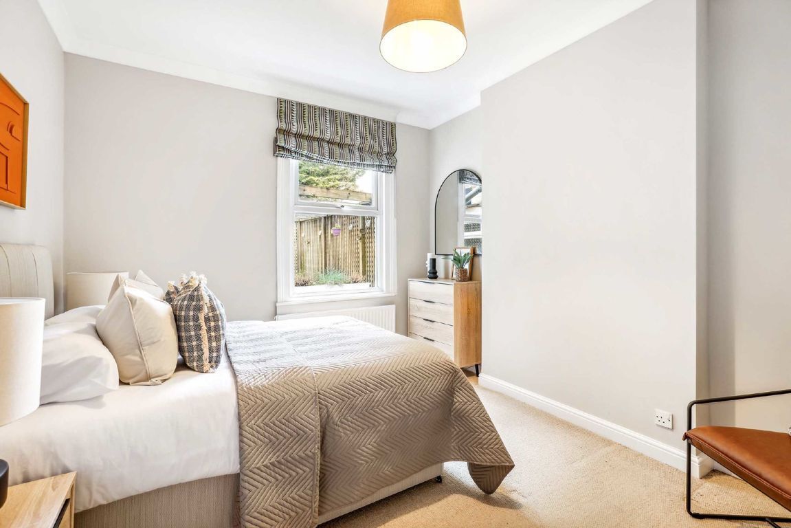 Jacksons 1 bedroom property for sale in Byrne Road, Balham £475,000