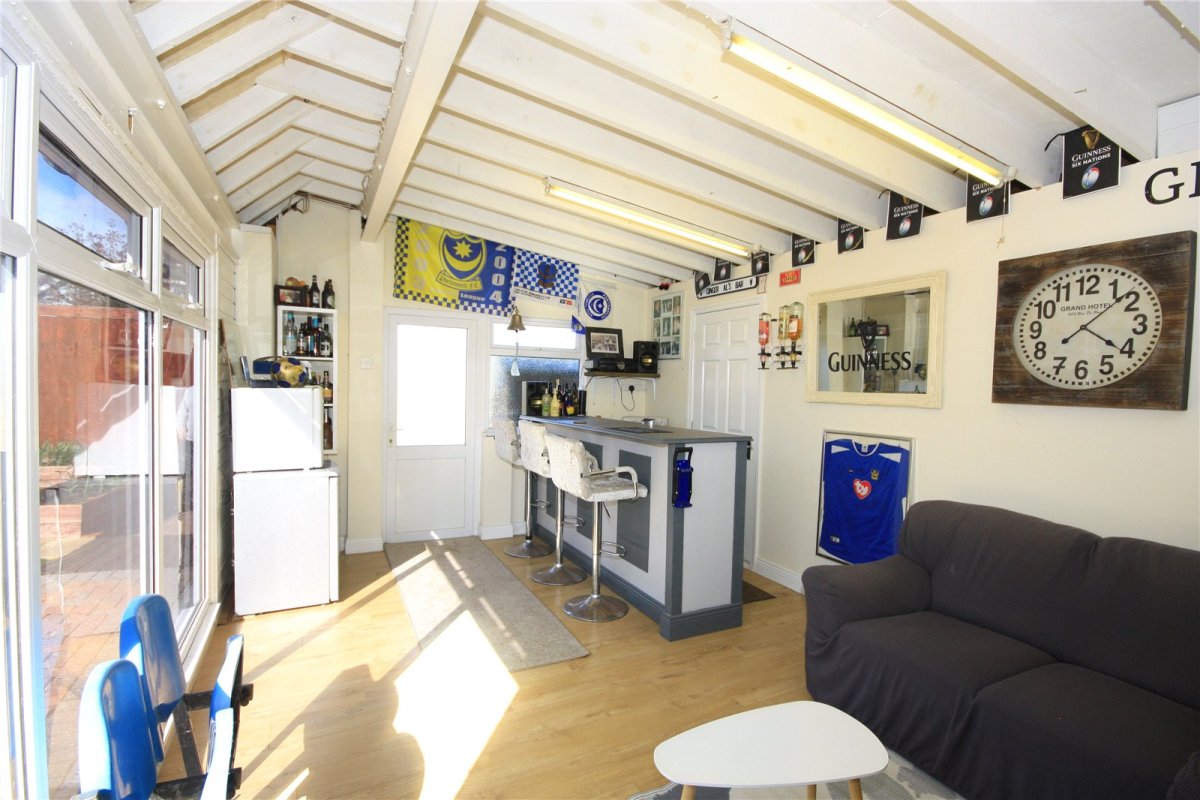 3 bedroom property for sale in Pinewood Avenue, Havant, Hampshire, PO9