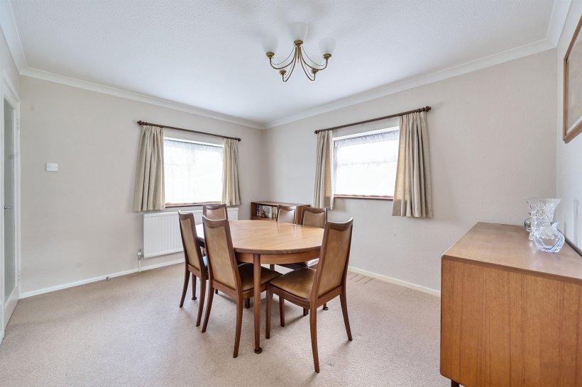 The Fairway, Maidenhead 4 bedroom detached house Holroyds Estate Agents