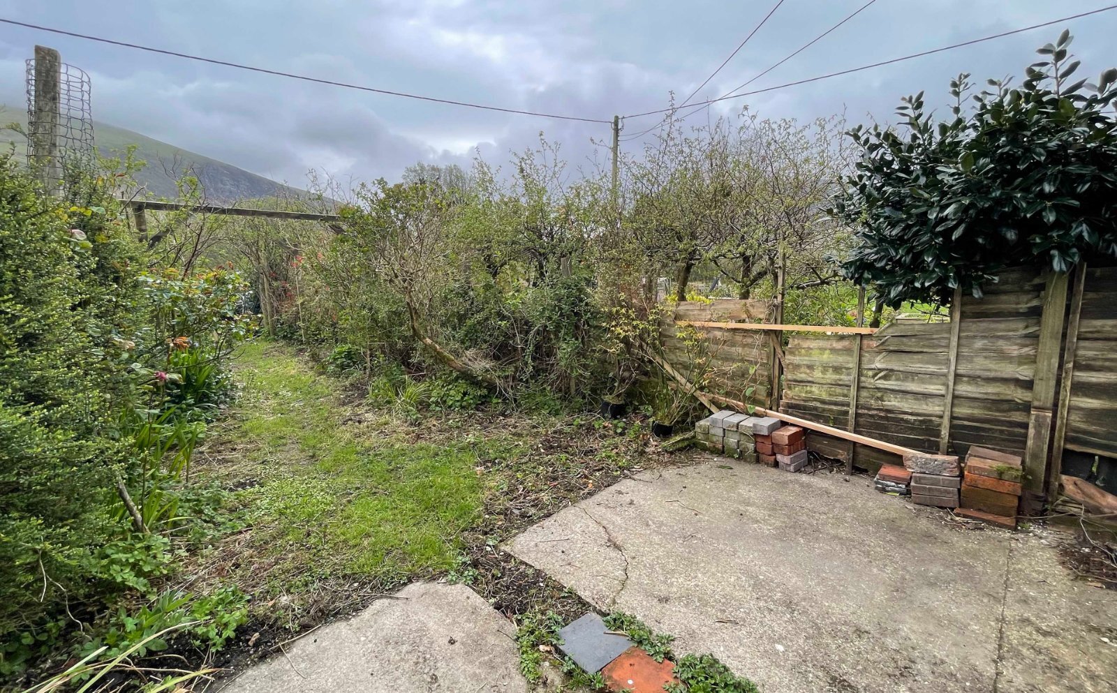 2 bedroom property for sale in Waunfawr, Caernarfon, Gwynedd, LL54 £