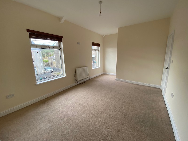 3 bedroom property for sale in School Road, Dyffryn Cellwen, Neath, Neath Port Talbot. £129,950