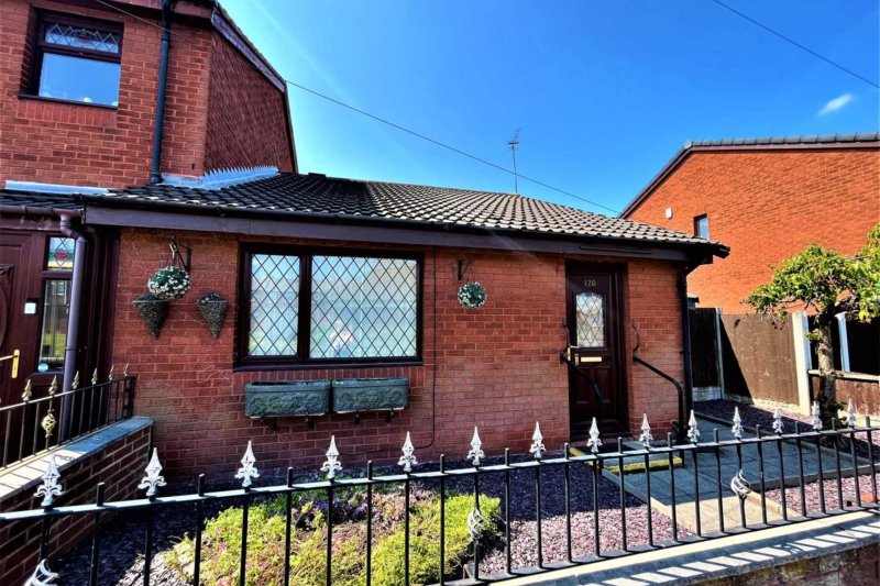 2 bedroom property for sale in Elephant Lane, Thatto Heath £134,950