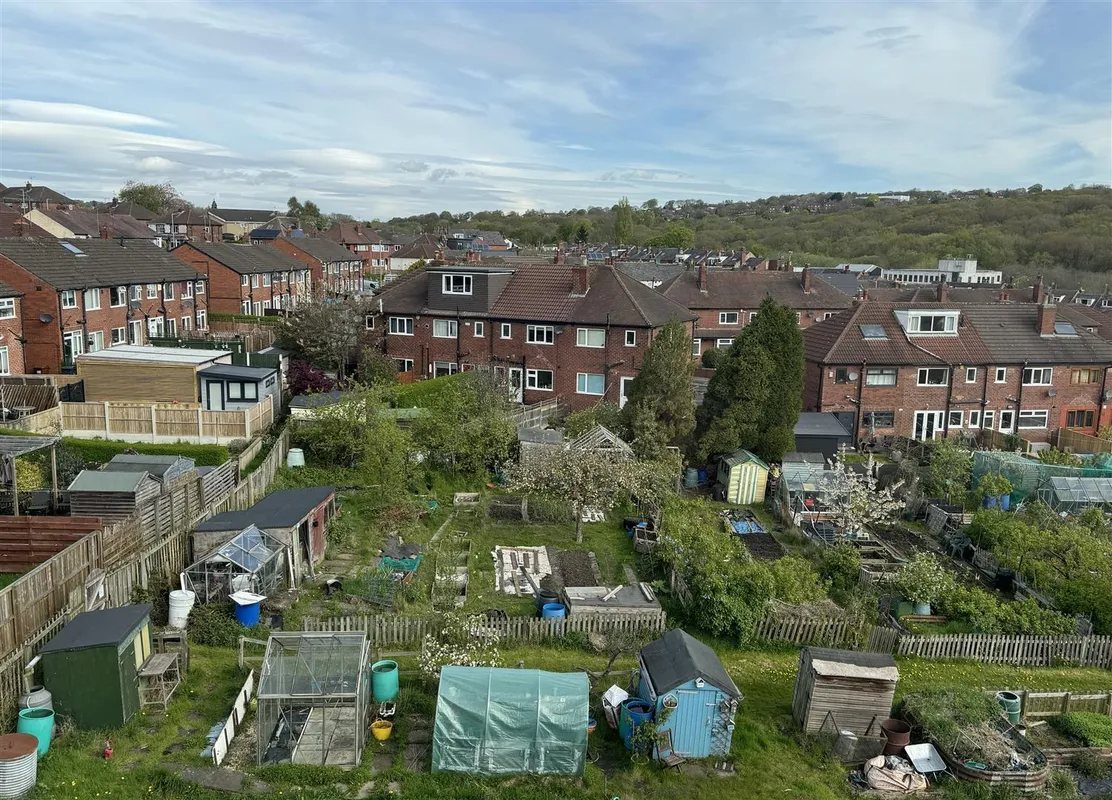 Woodville Avenue, Horsforth, LS18