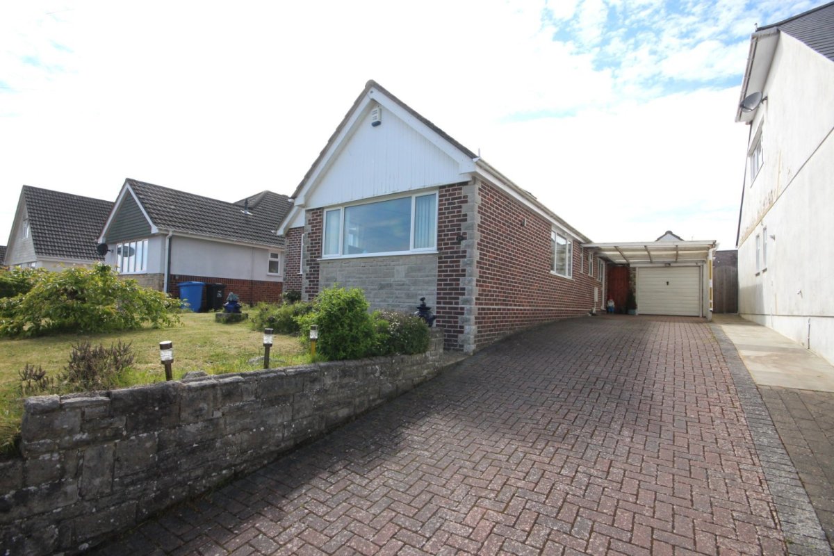 5 bedroom property for sale in Sutherland Avenue, Broadstone, Dorset