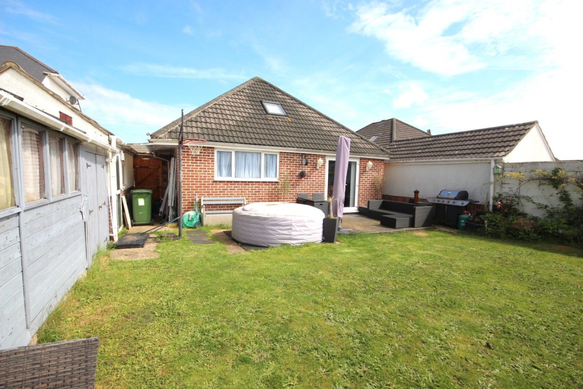 5 bedroom property for sale in Sutherland Avenue, Broadstone, Dorset