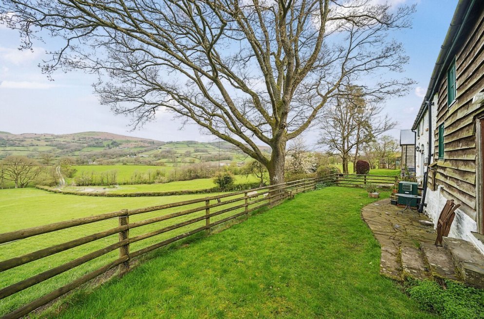 4 bedroom property for sale in Llanfaredd, Builth Wells, Powys, LD2