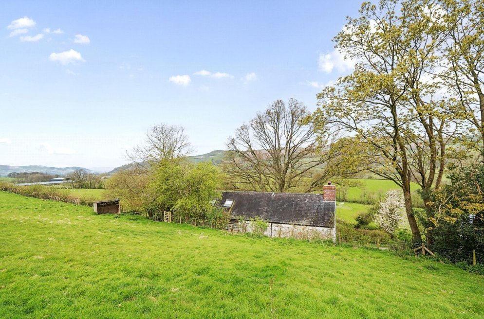 4 bedroom property for sale in Llanfaredd, Builth Wells, Powys, LD2