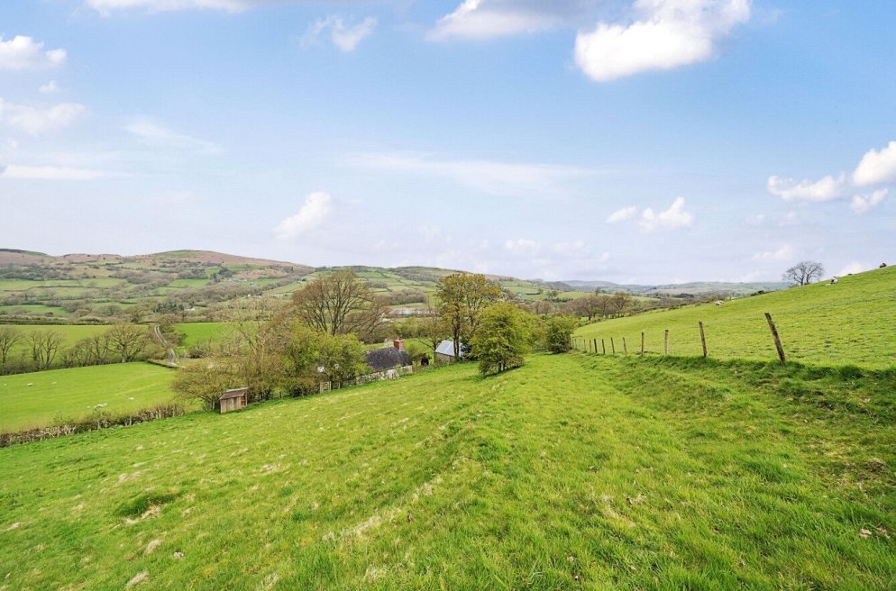 4 bedroom property for sale in Llanfaredd, Builth Wells, Powys, LD2