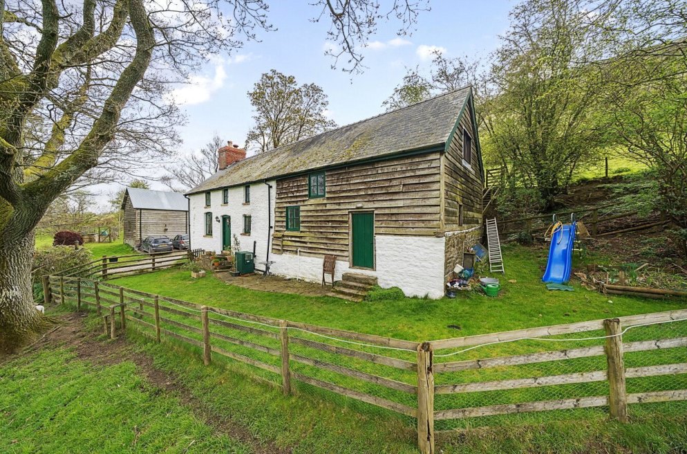 4 bedroom property for sale in Llanfaredd, Builth Wells, Powys, LD2