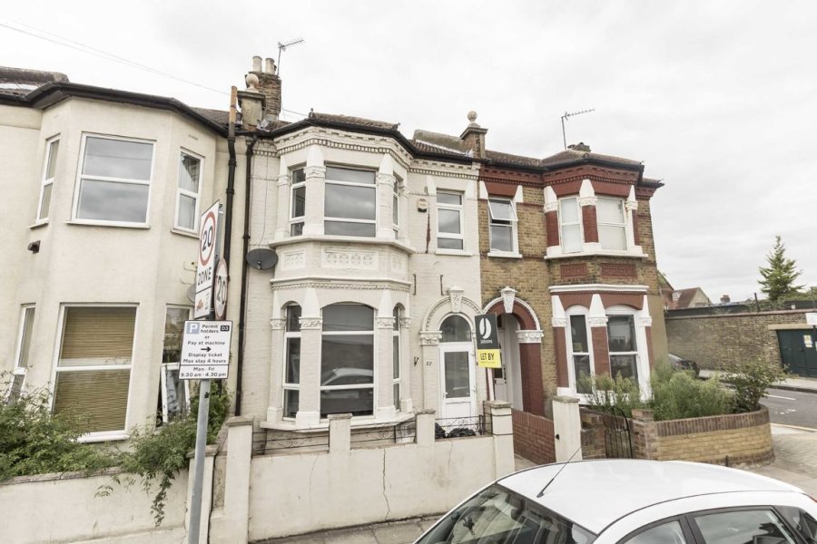 Jacksons 2 bedroom property for sale in Byrne Road, Balham £725,000