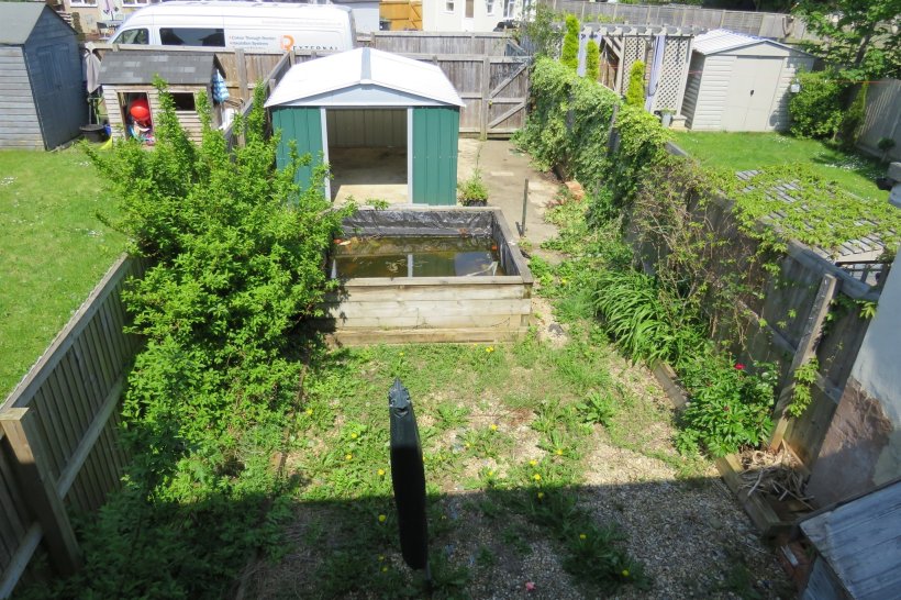 Braemor Road, Calne 3 bedroom terraced house Allen & Harris