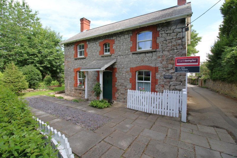 Properties for sale in Yatton, North Somerset