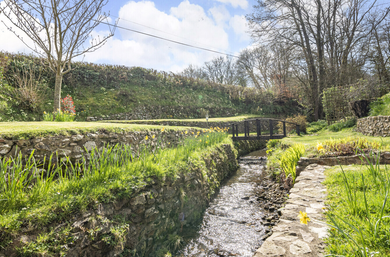 3 bedroom property for sale in Farway, Colyton, Devon, EX24 Guide