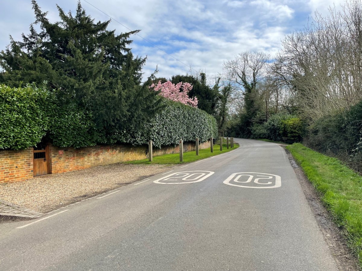 property for sale in Meath Green Lane, Horley, Surrey, RH6 £400,000